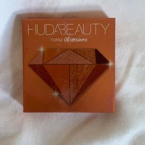 Huda Beauty Eyeshadow Pallet
